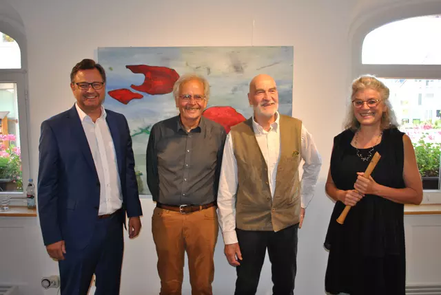 v. l. Bürgermeister Henrik Wengert, Künstler Christoph Reichel, Laudator Günter Graf, Musikerin Liane Ehlich